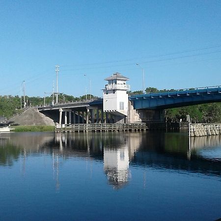 Big River Marina & Lodge Astor Bagian luar foto