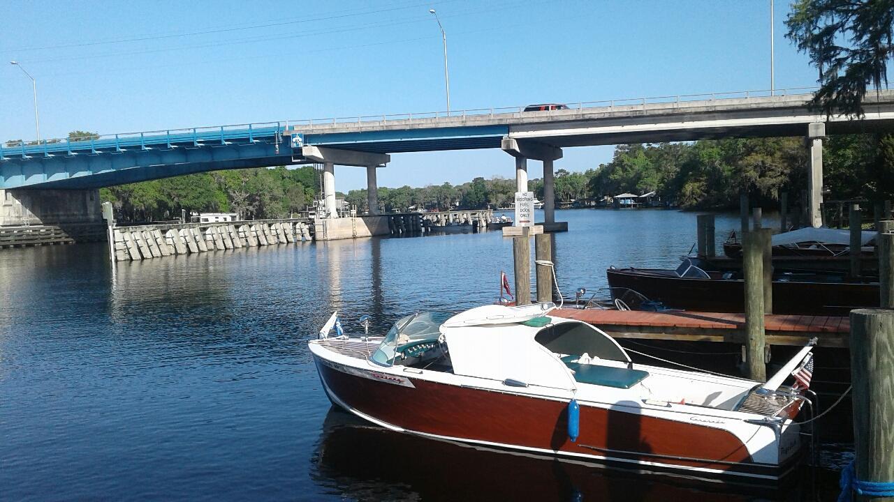 Big River Marina & Lodge Astor Bagian luar foto