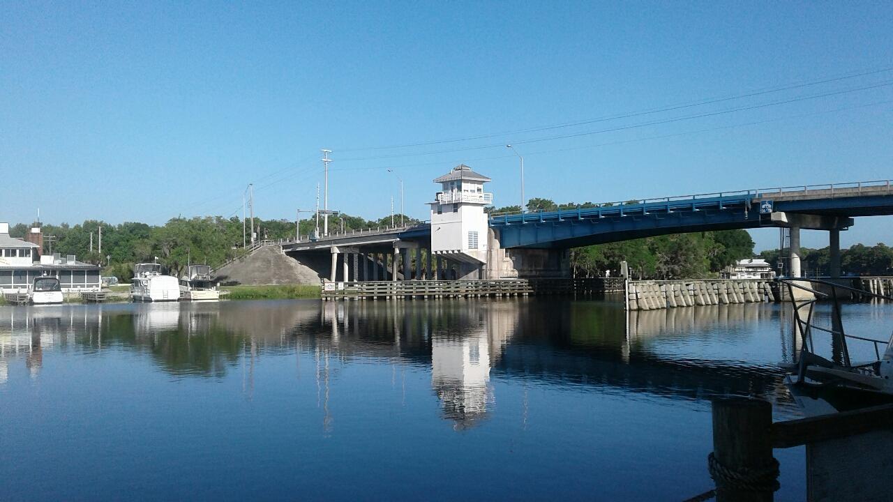 Big River Marina & Lodge Astor Bagian luar foto