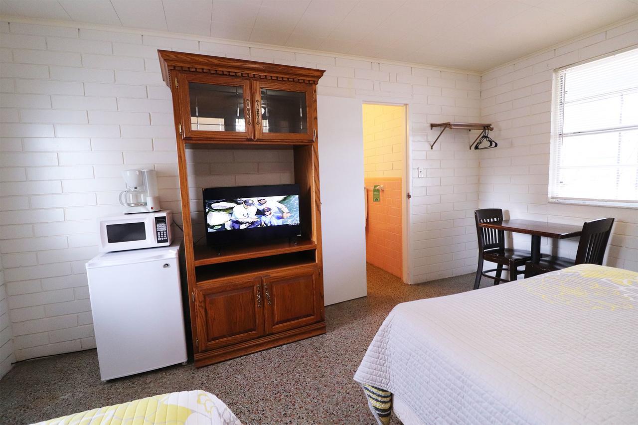 Big River Marina & Lodge Astor Bagian luar foto